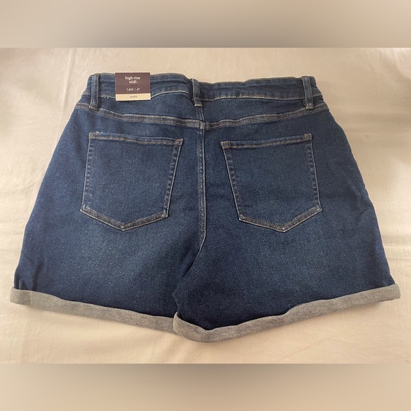 Ava & Viv High Rise Midi Stretch Jean Shorts Dark Wash Plus Size - Picture 4 of 8
